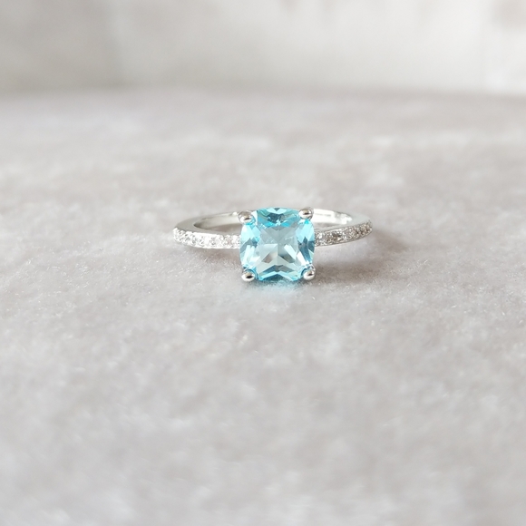 💎NEW💎 DAINTY AQUAMARINE RING - Picture 8 of 11